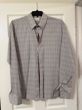 Calvin Klein Men's Light Gray Plaid Dress Shirt